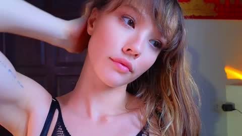 DemiDee online show from December 4, 2024, 2:37 pm