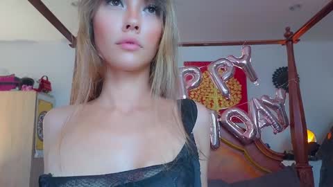 DemiDee online show from February 26, 2025, 9:53 am