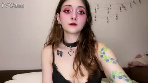 Kate online show from December 4, 2024, 12:14 pm