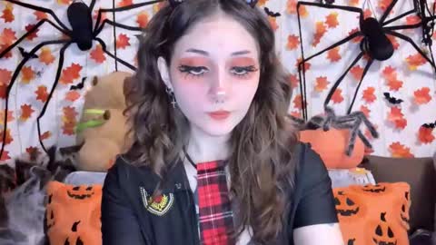 Kate online show from October 3, 2025, 4:59 pm