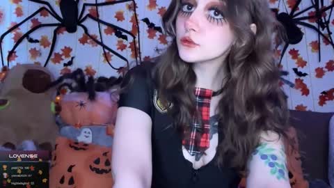 Kate online show from October 25, 2025, 5:48 am