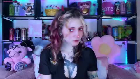 Snapshot of _devilbaby chatting on June 25, 2026, 6:45 pm Kate online show from June 25, 2026, 6:45 pm