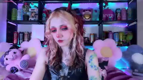 Snapshot of _devilbaby chatting on July 30, 2026, 7:24 pm Kate online show from July 30, 2026, 7:24 pm