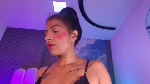 Snapshot of _diionne chatting on June 2, 2026, 7:16 pm Dione online show from June 2, 2026, 7:16 pm