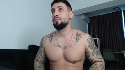 Snapshot of _dylangreen chatting on October 28, 2025, 9:35 am Dylan online show from October 28, 2025, 9:35 am