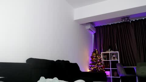 Snapshot of _dylangreen chatting on February 17, 2026, 8:44 am Dylan online show from February 17, 2026, 8:44 am