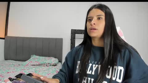 _elektrah online show from February 26, 2025, 10:42 pm