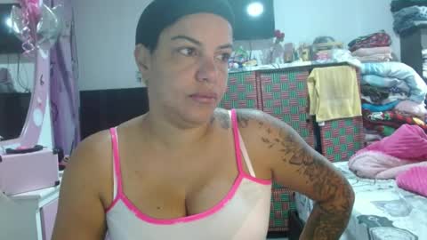 Snapshot of _emilimilf chatting on July 8, 2026, 12:09 pm _emilimilf online show from July 8, 2026, 12:09 pm