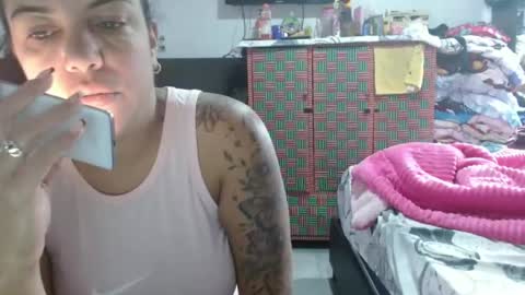 Snapshot of _emilimilf chatting on July 11, 2026, 2:42 pm _emilimilf online show from July 11, 2026, 2:42 pm