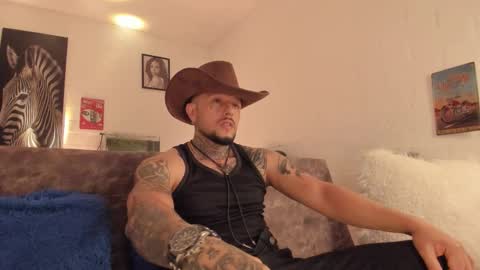 Snapshot of _emilio_escobar chatting on February 8, 2026, 9:45 am Emilio online show from February 8, 2026, 9:45 am