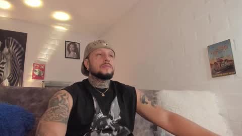 Snapshot of _emilio_escobar chatting on February 20, 2026, 9:32 am Emilio online show from February 20, 2026, 9:32 am