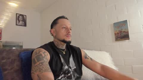 Snapshot of _emilio_escobar chatting on February 22, 2026, 5:19 am Emilio online show from February 22, 2026, 5:19 am