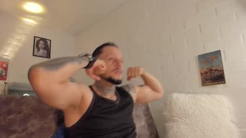 Snapshot of _emilio_escobar chatting on February 25, 2026, 6:01 am Emilio online show from February 25, 2026, 6:01 am