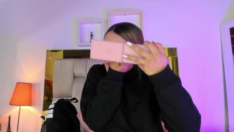 Isabella online show from January 15, 2025, 12:04 pm