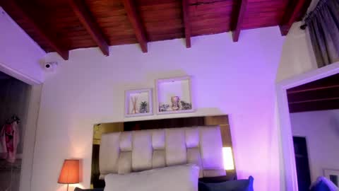 Isabella online show from April 1, 2026, 12:06 pm