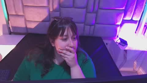 Emily  online show from December 22, 2025, 11:29 am