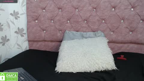 Snapshot of _emma_diamond_ chatting on February 10, 2025, 11:34 pm Emma online show from February 10, 2025, 11:34 pm