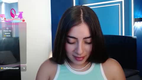 Snapshot of _emma_diamond_ chatting on October 3, 2025, 10:40 pm Emma online show from October 3, 2025, 10:40 pm