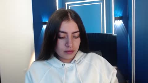 Snapshot of _emma_diamond_ chatting on October 4, 2025, 11:03 pm Emma online show from October 4, 2025, 11:03 pm