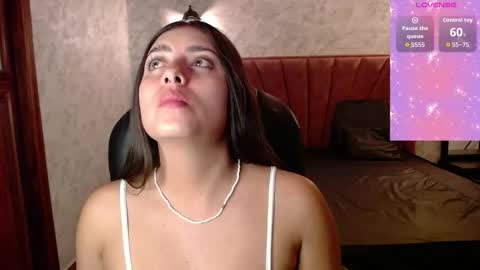 Snapshot of _emma_diamond_ chatting on November 2, 2025, 1:19 am Emma online show from November 2, 2025, 1:19 am