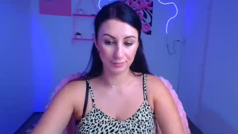 Emma online show from November 1, 2025, 12:51 pm