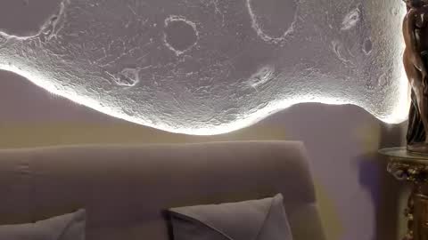 _emmawalka online show from October 1, 2025, 9:43 pm