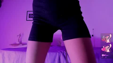 Snapshot of _emmawats chatting on July 6, 2026, 3:47 am Val Wats online show from July 6, 2026, 3:47 am