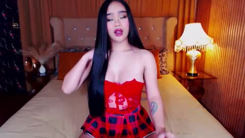 _empressvalerie_ online show from November 17, 2025, 3:12 am