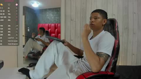 _erick_j online show from April 12, 2026, 8:03 pm