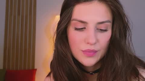 _esmeraldiyaa_ online show from March 5, 2026, 4:03 pm