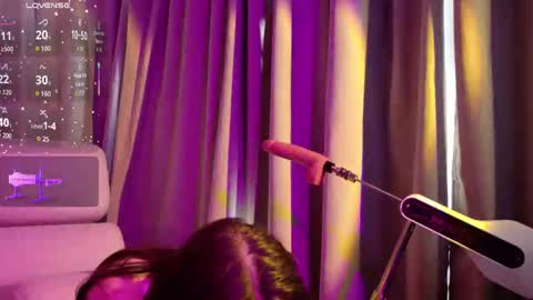 Eva Lane online show from October 7, 2025, 7:16 am