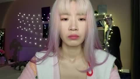 EveEva online show from February 1, 2026, 7:18 am