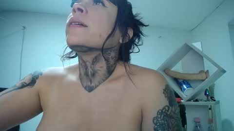  Exa help me position myself with your thumb up thanks  online show from December 16, 2025, 2:16 am