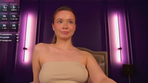 Snapshot of _florence_wayne chatting on December 9, 2024, 9:17 am Florence online show from December 9, 2024, 9:17 am