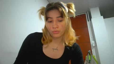 Snapshot of _genesid_dixton chatting on March 18, 2026, 11:52 pm Mia-foster online show from March 18, 2026, 11:52 pm