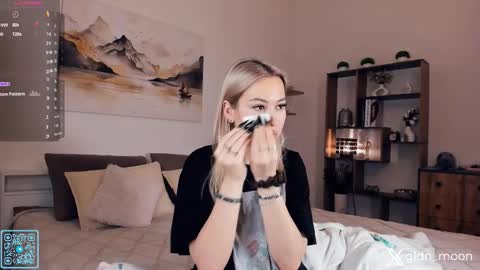 Rina online show from October 22, 2025, 11:15 pm