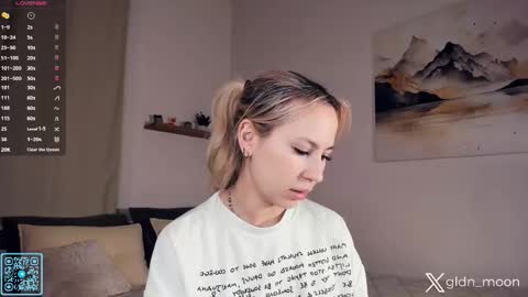 Rina online show from November 10, 2025, 7:35 pm