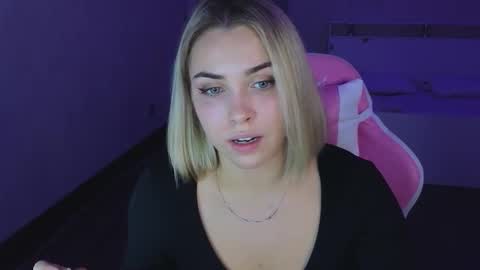 Snapshot of _gravity chatting on October 17, 2025, 8:11 pm _gravity online show from October 17, 2025, 8:11 pm