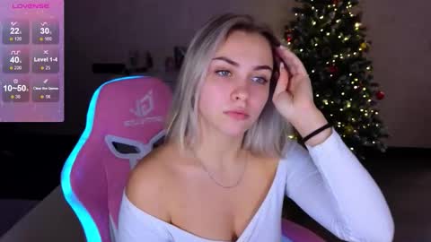 Snapshot of _gravity chatting on December 18, 2025, 9:21 pm _gravity online show from December 18, 2025, 9:21 pm