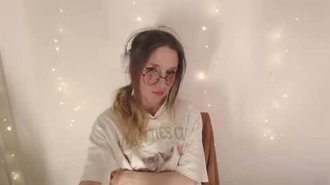 Hannaolotl online show from February 1, 2026, 3:54 pm