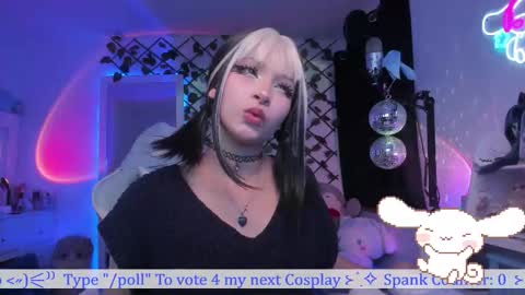 Snapshot of _heavenly_blue_ chatting on October 22, 2025, 12:11 am Bluey online show from October 22, 2025, 12:11 am