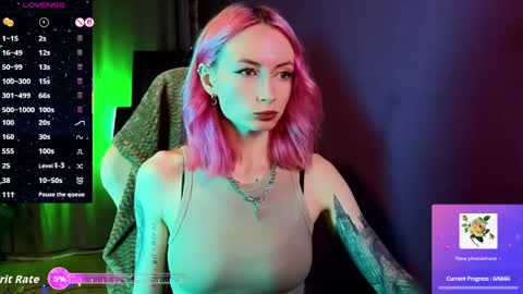 Snapshot of _helencarter chatting on April 28, 2026, 8:47 pm Helen Carter 3 Next stream 2330 MSC online show from April 28, 2026, 8:47 pm
