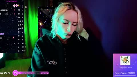 Snapshot of _helencarter chatting on May 24, 2026, 8:36 pm Helen Carter 3 Next stream 2330 MSC online show from May 24, 2026, 8:36 pm
