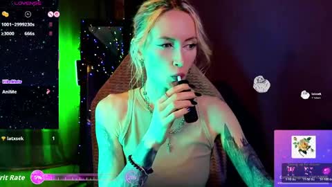 Snapshot of _helencarter chatting on May 25, 2026, 8:26 pm Helen Carter 3 Next stream 2330 MSC online show from May 25, 2026, 8:26 pm