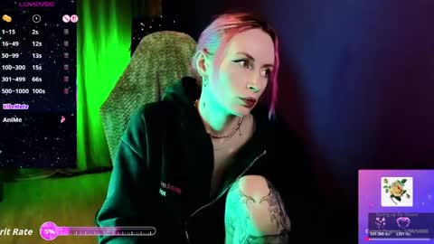 Snapshot of _helencarter chatting on May 28, 2026, 8:17 pm Helen Carter 3 Next stream 2330 MSC online show from May 28, 2026, 8:17 pm