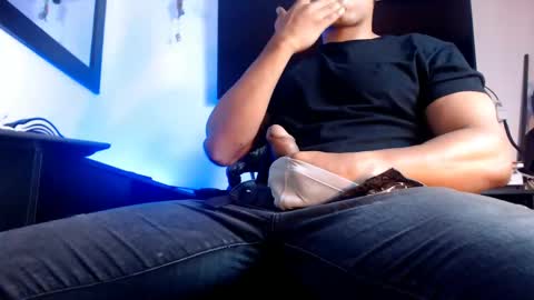 Snapshot of _heracles1 chatting on February 16, 2025, 2:21 pm Heracles online show from February 16, 2025, 2:21 pm