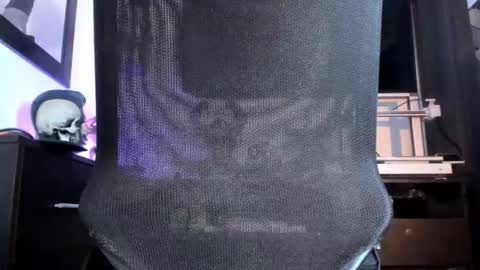 Snapshot of _heracles1 chatting on November 7, 2025, 3:45 pm Heracles online show from November 7, 2025, 3:45 pm