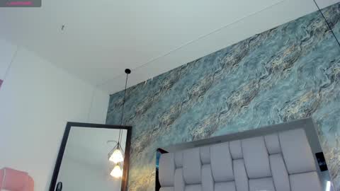 Snapshot of _hollywood_1 chatting on December 15, 2024, 8:52 am Hollywood online show from December 15, 2024, 8:52 am