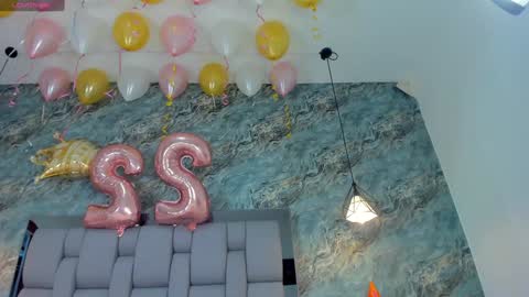 Snapshot of _hollywood_1 chatting on December 24, 2024, 5:13 pm Hollywood online show from December 24, 2024, 5:13 pm