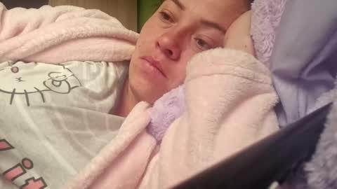 Snapshot of _honey1_ chatting on October 8, 2025, 12:25 pm Honey online show from October 8, 2025, 12:25 pm